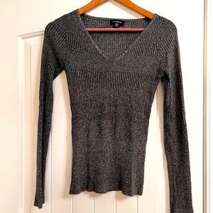 Le Chateau v-neck long sleeve sweater